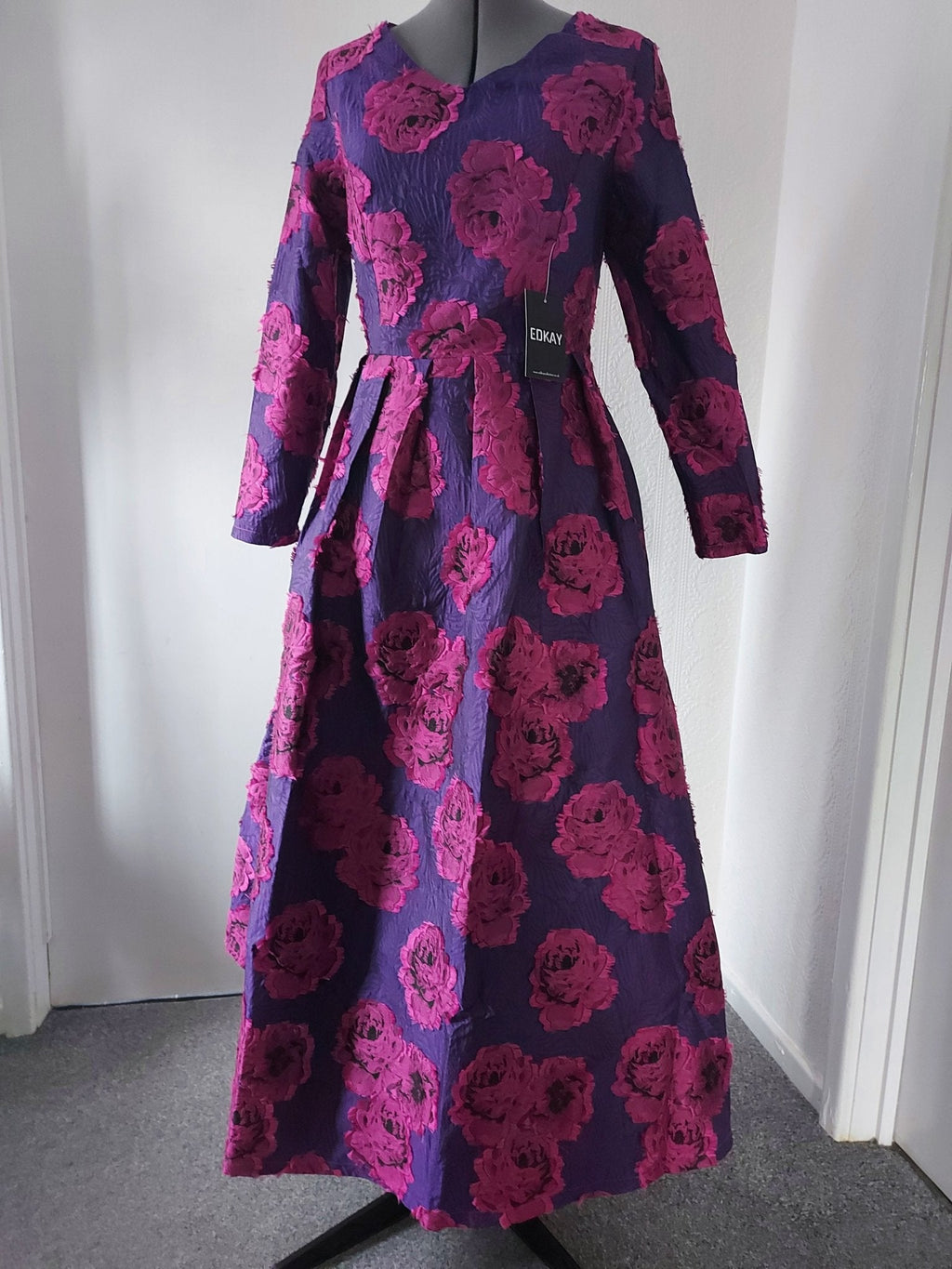The pink floral jacquard formal mum dress